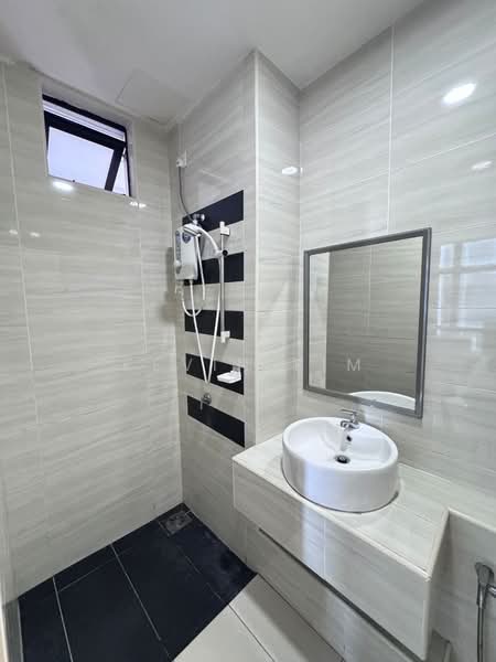 Service Residence for Rent at D'Summit Residences - Kevin Lim - Bathroom - PropertyGuru.com.my