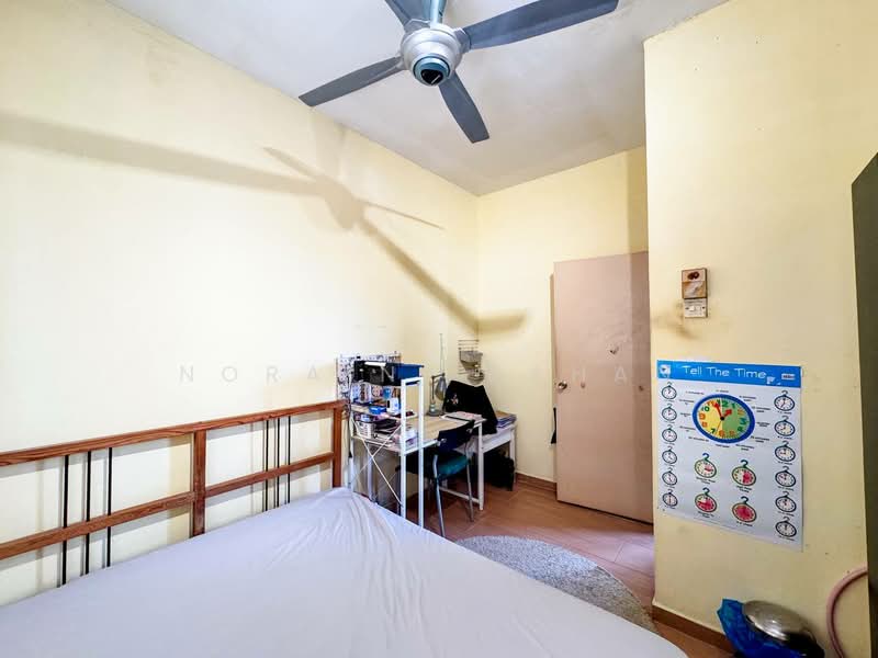 Apartment for Sale at Sri Melor (Mulberry Court) - Noraini Dahan - Bedroom - PropertyGuru.com.my