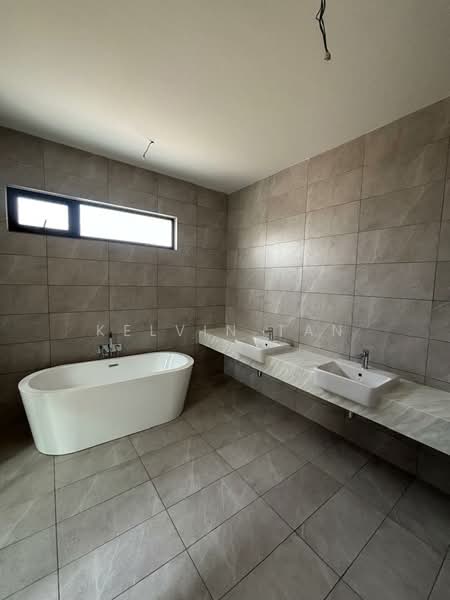 Semi-Detached House for Sale in Telok Panglima Garang (Selangor) - Kelvin Tan - Bathroom - PropertyGuru.com.my