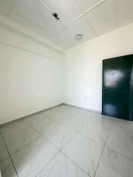 Flat for Sale at Flat Taman Perling - Win Lim - Interior - PropertyGuru.com.my