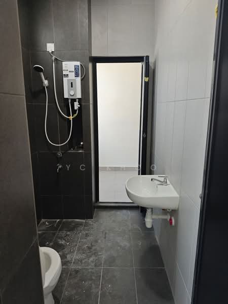 2-storey Terraced House for Rent in Taman Mount Austin (Tebrau) - YC Khoo - Bathroom - PropertyGuru.com.my