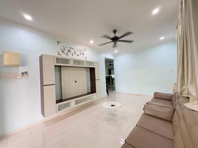 Rumah Teres 1 Tingkat untuk Disewa di Taman Rembia Perkasa (Rembia) - YM Chong - Living Room - PropertyGuru.com.my
