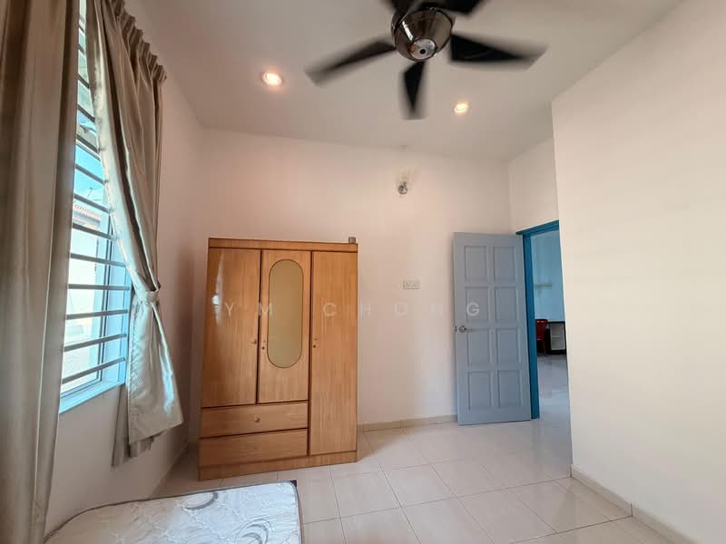 Rumah Teres 1 Tingkat untuk Disewa di Taman Rembia Perkasa (Rembia) - YM Chong - Bedroom - PropertyGuru.com.my