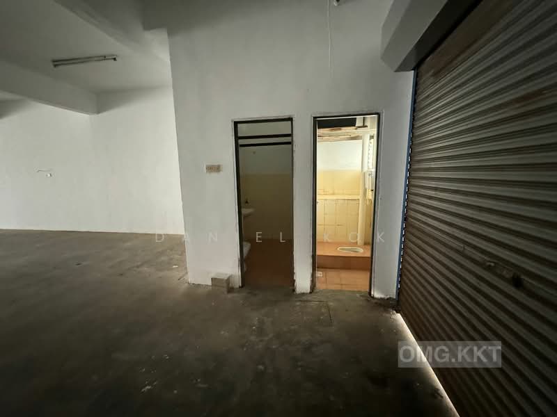 Kedai untuk Disewa di Kampung Rantau Panjang (Kapar) - Daniel Kok - Bathroom - PropertyGuru.com.my