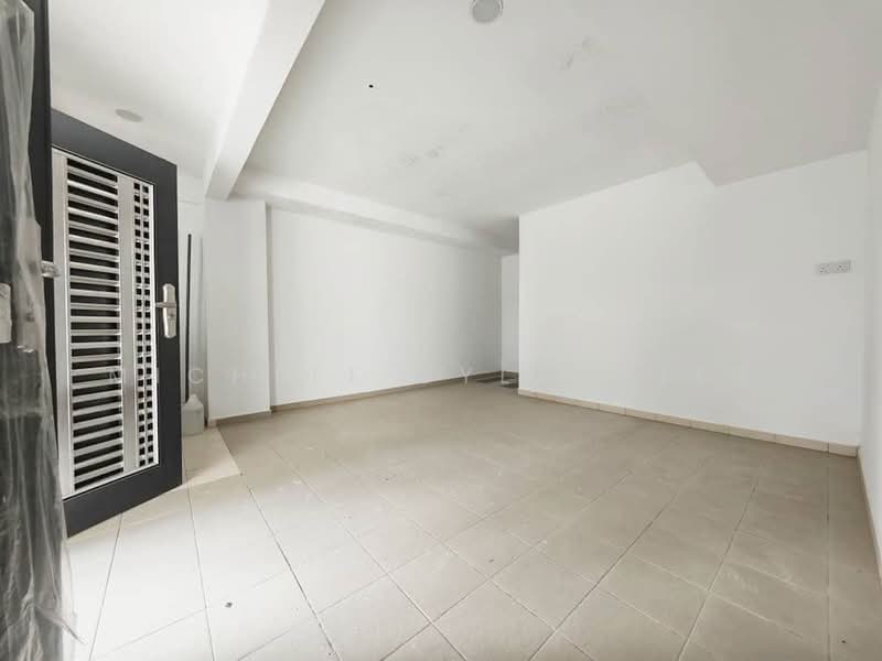 Rumah Teres 2.5 Tingkat untuk Dijual di Bandar Seri Alam (Masai) - Michele Sylvester - Entrance - PropertyGuru.com.my
