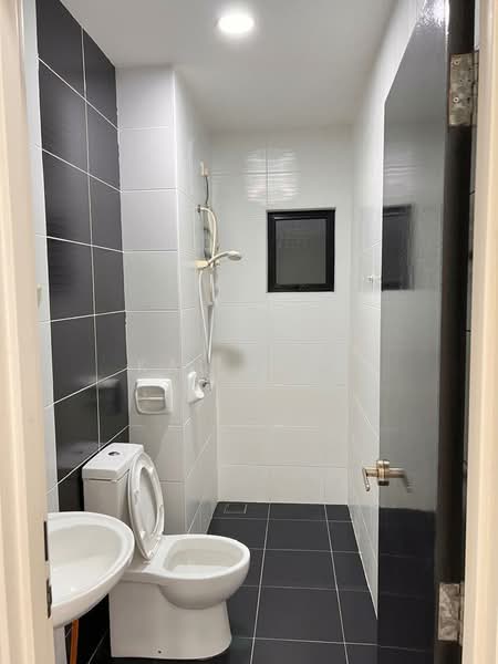 Service Residence for Sale at Sky View - Kai Jing - Bathroom - PropertyGuru.com.my