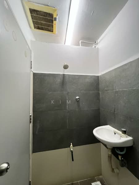 2-storey Terraced House for Rent in Taman Puteri Wangsa (Ulu Tiram) - Kim . - Bathroom - PropertyGuru.com.my