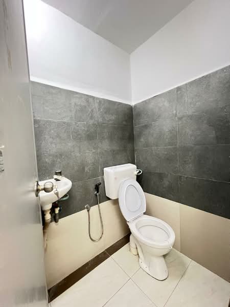 2-storey Terraced House for Rent in Taman Puteri Wangsa (Ulu Tiram) - Kim . - Bathroom - PropertyGuru.com.my