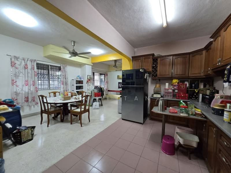 2-storey Terraced House for Sale in Jalan Klang Lama (Old Klang Road) (Kuala Lumpur) - Suki Tan - Kitchen - PropertyGuru.com.my