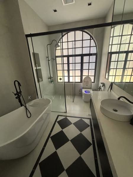 Rumah Banglo untuk Dijual di Telok Panglima Garang (Selangor) - Kelvin Tan - Bathroom - PropertyGuru.com.my
