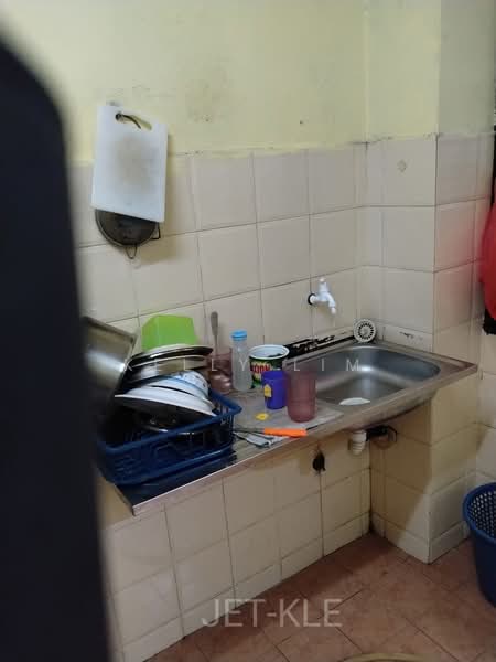 Pangsapuri untuk Dijual di Desa Idaman 2 Shop Apartment - Kelly Lim - Kitchen - PropertyGuru.com.my