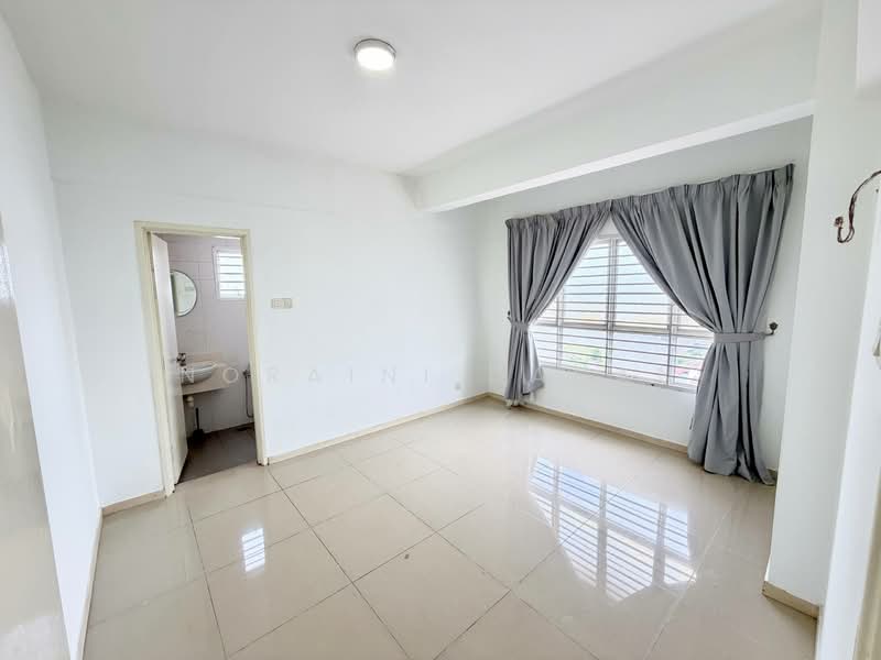 Service Residence for Sale at Suri Puteri - Noraini Dahan - Bathroom - PropertyGuru.com.my