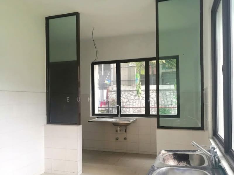 Rumah Teres 2 Tingkat untuk Dijual di Bukit Rahman Putra (Sungai Buloh) - Eunice Lai - Kitchen - PropertyGuru.com.my