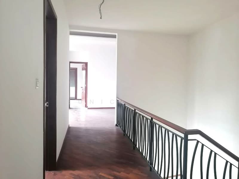 Rumah Teres 2 Tingkat untuk Dijual di Bukit Rahman Putra (Sungai Buloh) - Eunice Lai - Corridor - PropertyGuru.com.my