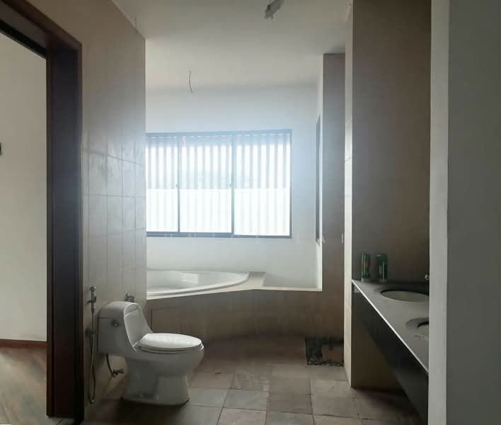 Rumah Teres 2 Tingkat untuk Dijual di Bukit Rahman Putra (Sungai Buloh) - Eunice Lai - Bathroom - PropertyGuru.com.my