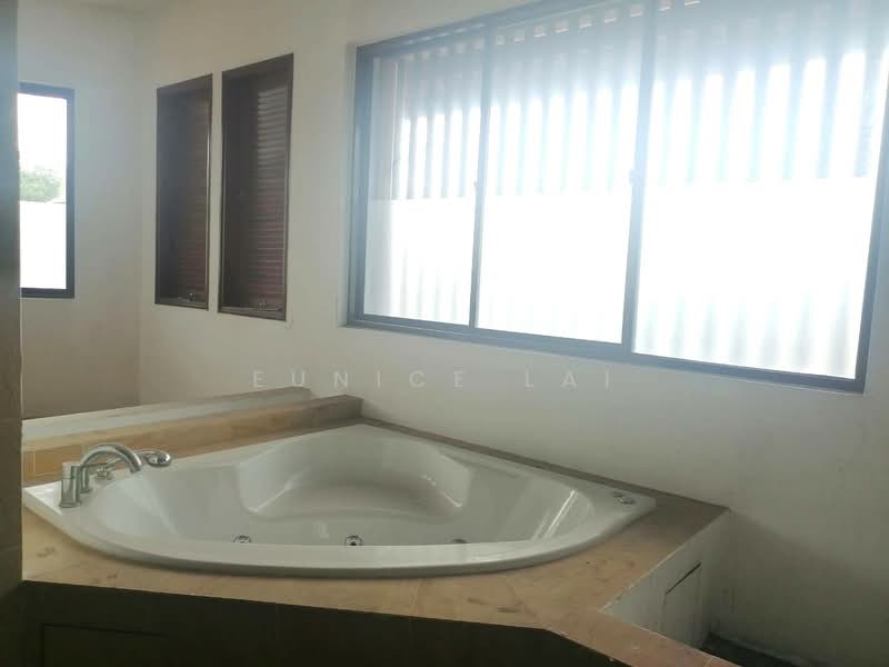Rumah Teres 2 Tingkat untuk Dijual di Bukit Rahman Putra (Sungai Buloh) - Eunice Lai - Bathroom - PropertyGuru.com.my