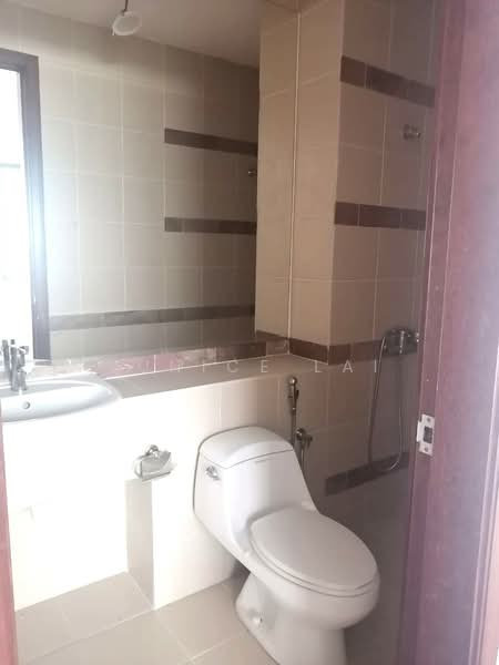 Rumah Teres 2 Tingkat untuk Dijual di Bukit Rahman Putra (Sungai Buloh) - Eunice Lai - Bathroom - PropertyGuru.com.my