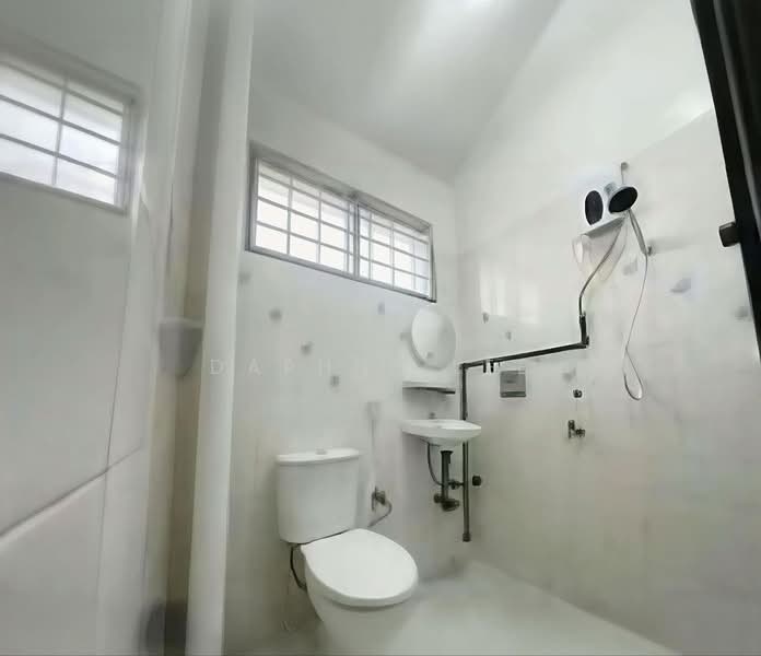 2-storey Terraced House for Rent in Taman Daya (Johor Bahru) - Daphne Lee - Bathroom - PropertyGuru.com.my
