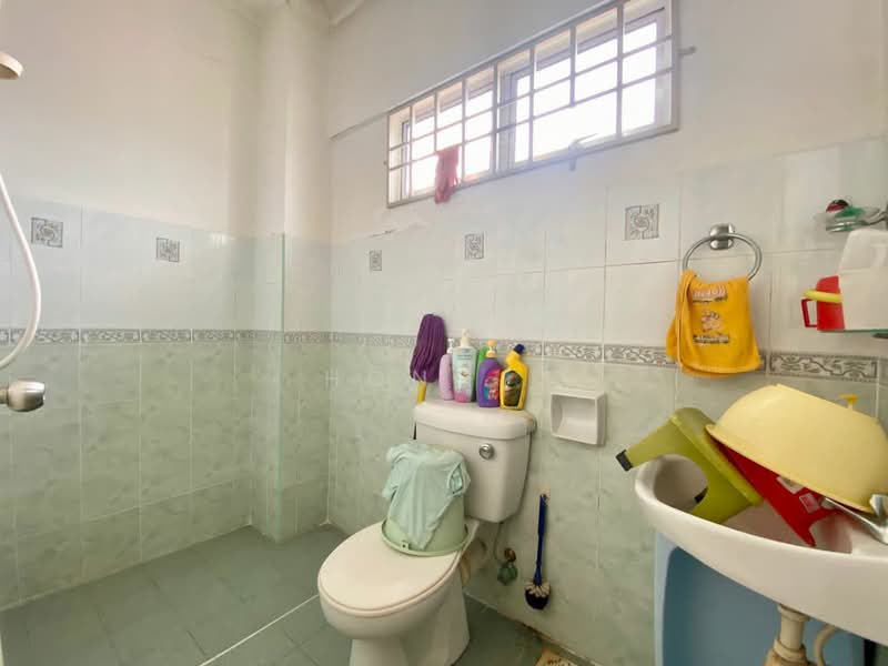 Rumah Teres 2 Tingkat untuk Dijual di Sungai Ara (Penang) - Hong . - Bathroom - PropertyGuru.com.my