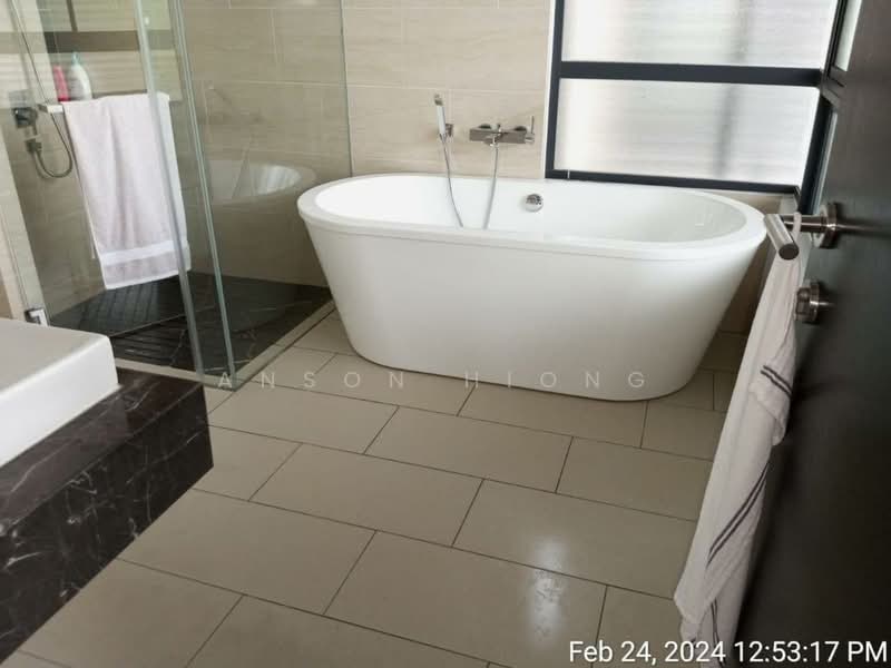 Rumah Berkembar untuk Dijual di Leisure Farm (Gelang Patah) - Anson Hiong - Bathroom - PropertyGuru.com.my