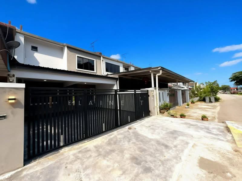 1-storey Terraced House for Sale in Taman Skudai Baru (Skudai) - Elaine Tan - Exterior - PropertyGuru.com.my