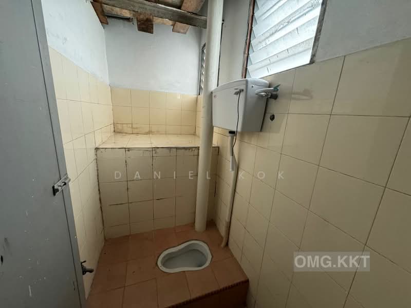 Shop for Sale in Kampung Rantau Panjang (Kapar) - Daniel Kok - Bathroom - PropertyGuru.com.my