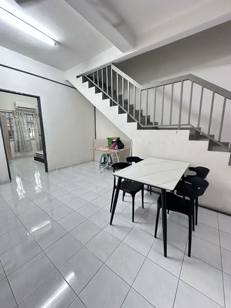 Rumah Bandar untuk Disewa di Taman Bukit Cheng (Cheng) - Jason Tay - Interior - PropertyGuru.com.my