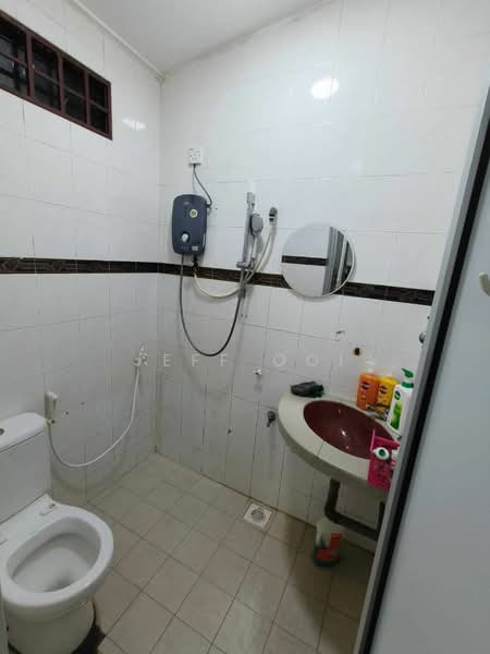 Rumah Teres 1 Tingkat untuk Disewa di Johor Bahru (Johor) - Jeff Ooi - Bathroom - PropertyGuru.com.my