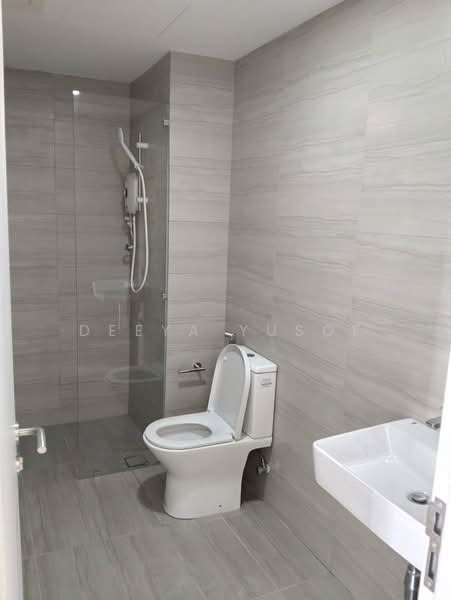 Servis Apartment untuk Disewa di BeCentral @ i-City - Deeya Yusof - Bathroom - PropertyGuru.com.my