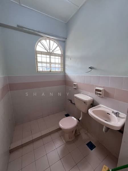 Rumah Teres untuk Dijual di Bandar Sungai Long (Selangor) - Shanny Tan - Bathroom - PropertyGuru.com.my