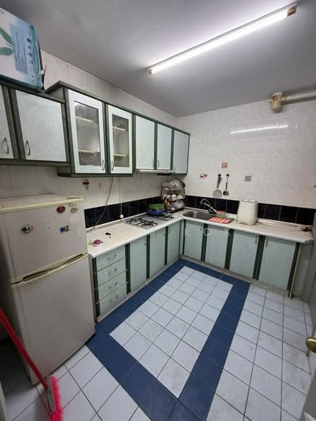 Condominium for Sale at Endah Regal Condominium - Elvis Kok - Kitchen - PropertyGuru.com.my