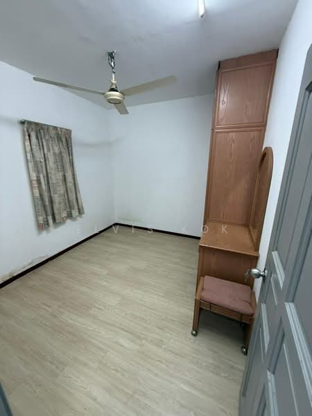 Condominium for Sale at Endah Regal Condominium - Elvis Kok - Bedroom - PropertyGuru.com.my