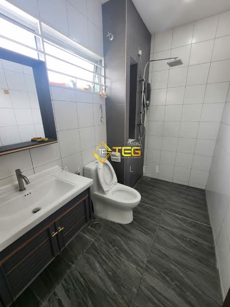 Rumah Teres 2 Tingkat untuk Disewa di Klang (Selangor) - Alex Lee - Bathroom - PropertyGuru.com.my