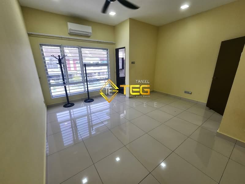 Rumah Teres 2 Tingkat untuk Disewa di Klang (Selangor) - Alex Lee - Living Room - PropertyGuru.com.my