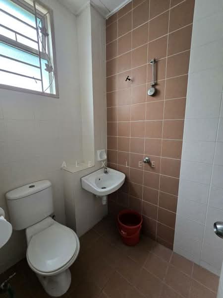 Rumah Teres untuk Disewa di Bandar Puteri Klang (Klang) - Alex Lee - Bathroom - PropertyGuru.com.my