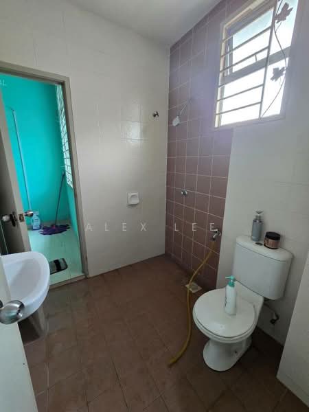 Rumah Teres untuk Disewa di Bandar Puteri Klang (Klang) - Alex Lee - Bathroom - PropertyGuru.com.my