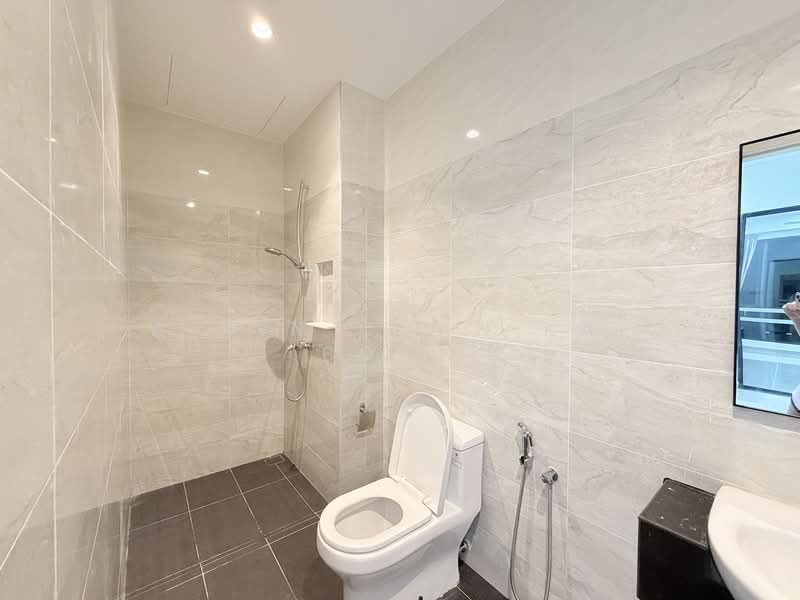 Condominium for Rent at SKS Pavillion Residences - Alvin Chan Kai Boon - Bathroom - PropertyGuru.com.my