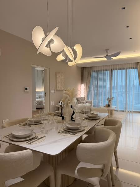 Service Residence for Sale at Suasana Bukit Ceylon / Raja Chulan Residences - Renee Tee - Dining Room - PropertyGuru.com.my