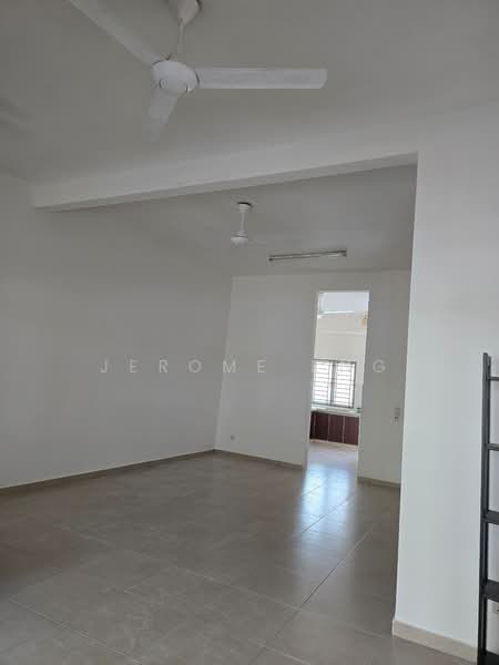 Rumah Teres 2 Tingkat untuk Disewa di Setia Vista (Bayan Lepas) - Jerome Eng - Living Room - PropertyGuru.com.my