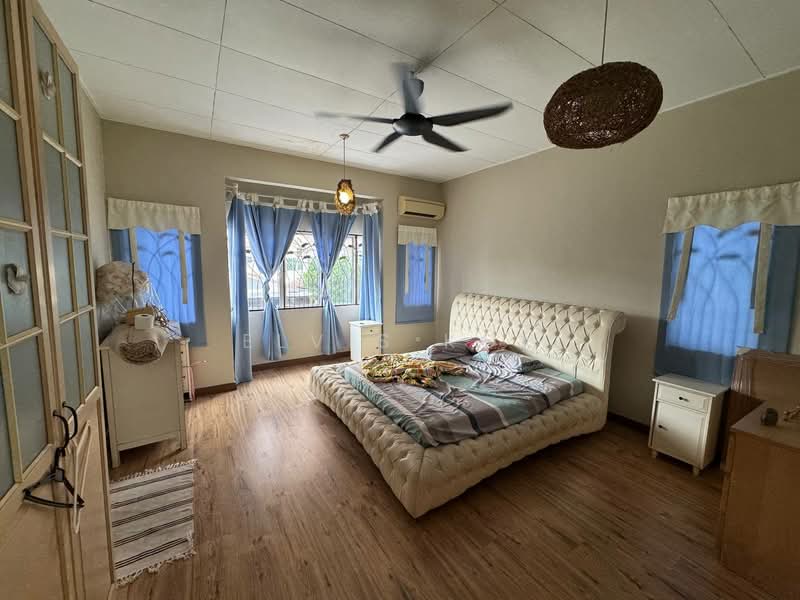 2-storey Terraced House for Sale in Taman Kelana Idaman (Ara Damansara) - Elvis Kok - Bedroom - PropertyGuru.com.my