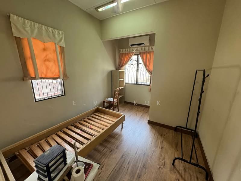2-storey Terraced House for Sale in Taman Kelana Idaman (Ara Damansara) - Elvis Kok - Bedroom - PropertyGuru.com.my