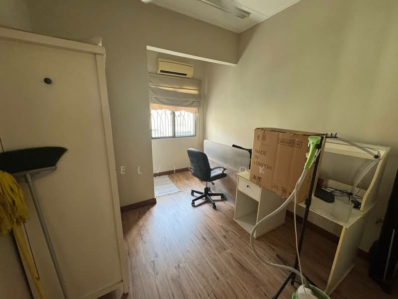 2-storey Terraced House for Sale in Taman Kelana Idaman (Ara Damansara) - Elvis Kok - Bedroom - PropertyGuru.com.my