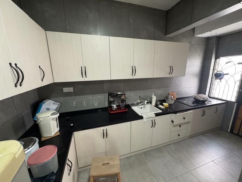 2-storey Terraced House for Sale in Taman Kelana Idaman (Ara Damansara) - Elvis Kok - Kitchen - PropertyGuru.com.my