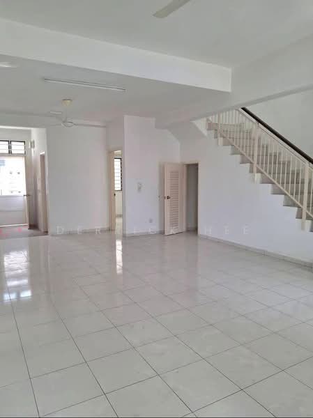 Rumah Teres 2 Tingkat untuk Disewa di Semenyih (Selangor) - Derrick Hee - Living Room - PropertyGuru.com.my