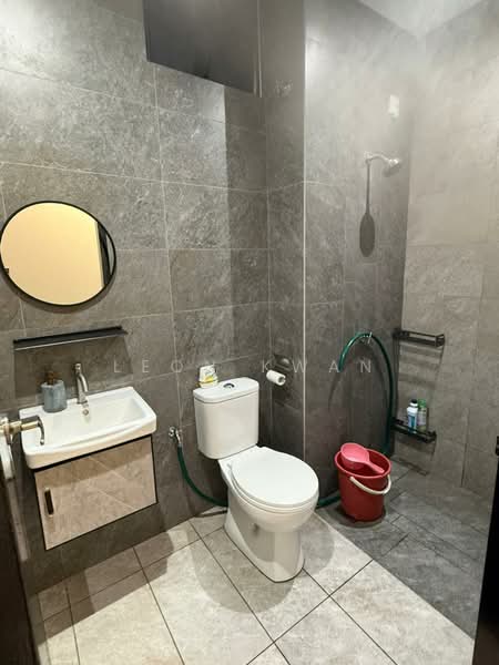 Servis Apartment untuk Disewa di Traders Park - Leon Kwan - Bathroom - PropertyGuru.com.my