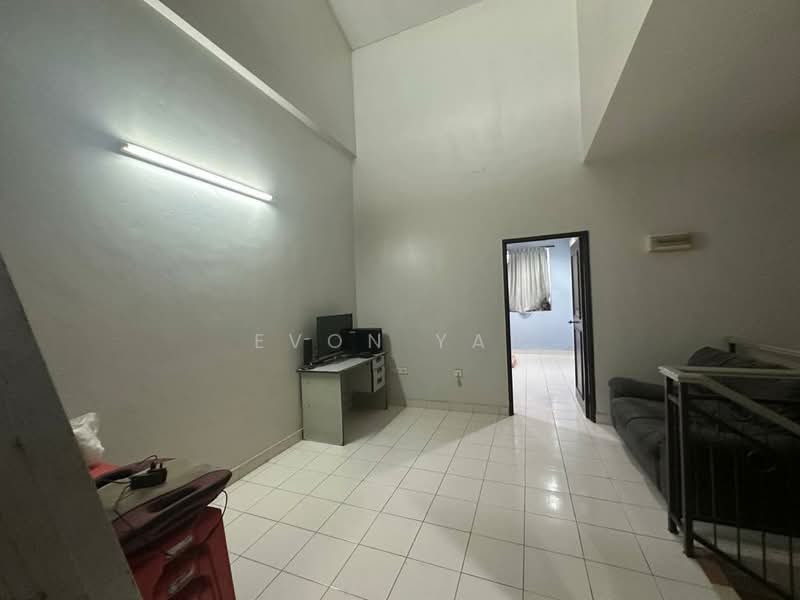 Rumah Teres 2 Tingkat untuk Dijual di Taman Skudai Indah (Skudai) - Evon Yap - Living Room - PropertyGuru.com.my