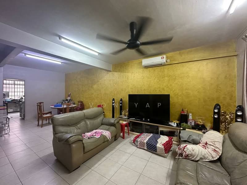 Rumah Teres 2 Tingkat untuk Dijual di Taman Skudai Indah (Skudai) - Evon Yap - Living Room - PropertyGuru.com.my