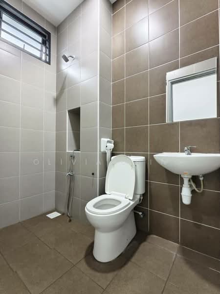 Rumah Teres 2 Tingkat untuk Dijual di Taman Austin Duta (Tebrau) - Olivia Ching - Bathroom - PropertyGuru.com.my