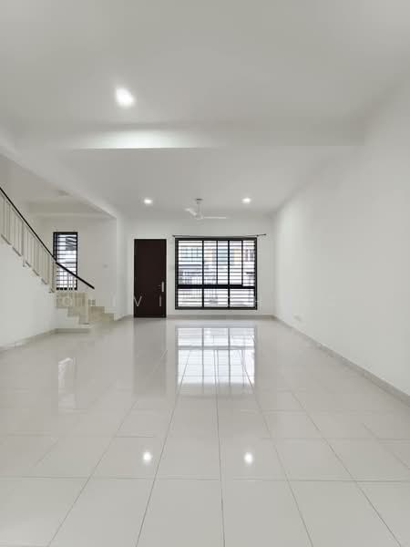 Rumah Teres 2 Tingkat untuk Dijual di Taman Austin Duta (Tebrau) - Olivia Ching - Living Room - PropertyGuru.com.my