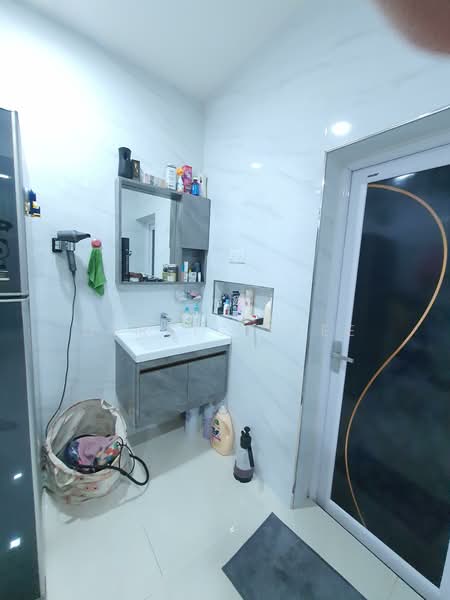 Rumah Teres 2 Tingkat untuk Dijual di Usj 1 (Subang Jaya) - Derrick Lee - Bathroom - PropertyGuru.com.my